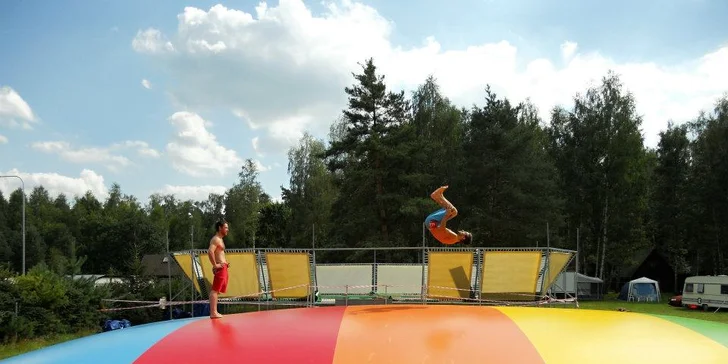50 Kč za DVA vstupy na GIGA trampolínu v HRADCI KRÁLOVÉ