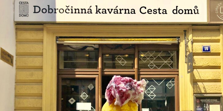 Letní mlsání s přidanou hodnotou: 2 kopečky zmrzliny v Dobročinné kavárně