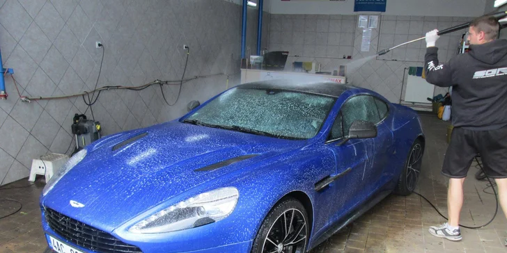 Ruční mytí vozu, tepování, impregnace kůže a další péče v Time Wash Cars