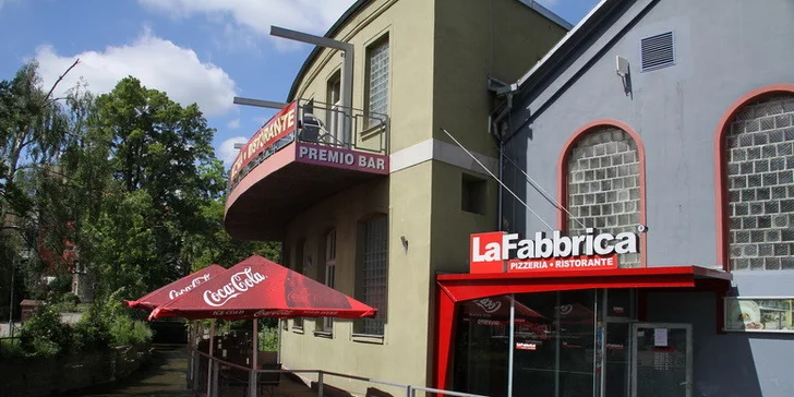 DVĚ báječné pizzy v La Fabbrice - výběr z 24 druhů