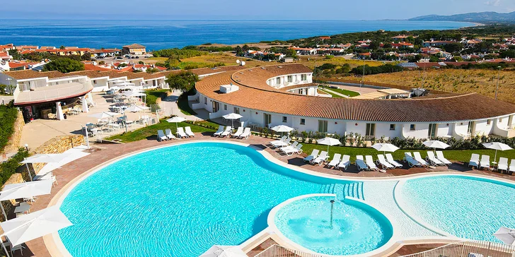 Sardinie letecky: Hotel GH Santina Resort & SPA****, plná penze plus, bazén i pláž
