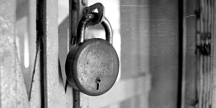 2 hodiny v největší únikové místnosti v Česku: 3–6 hráčů v 16 komnatách
