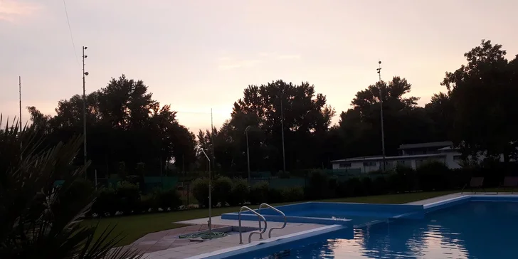 3–6 dní s polopenzí, bazénem a tenisovými kurty u vodní nádrže Sĺňava