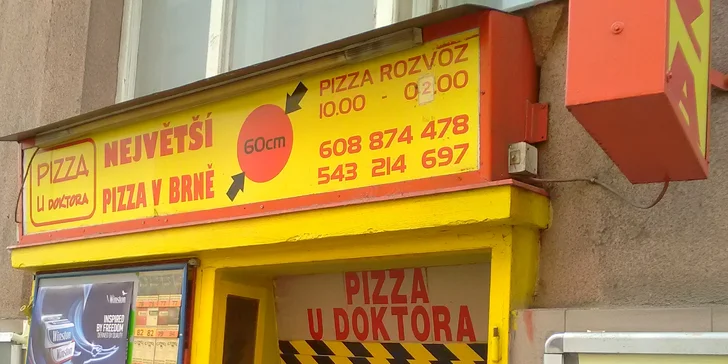 Obří pizza plná vašich oblíbených ingrediencí: průměr 60 cm, odnos s sebou