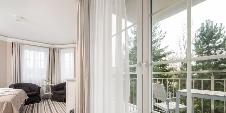 Ve většině apartmánů a pokojů je také balkon s výjimkou nejzákladnějších dvoulůžkových pokojů. 