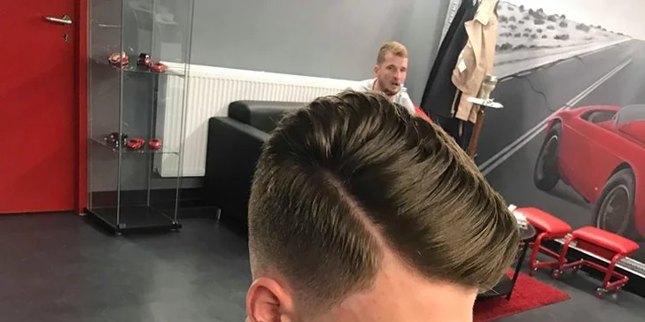 Kompletní barber pro pány: střih, masáž hlavy, holení břitvou i kolínská