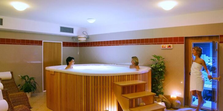Elegantní hotel ve Vrchlabí: Privátní wellness i masáž, snídaně či polopenze