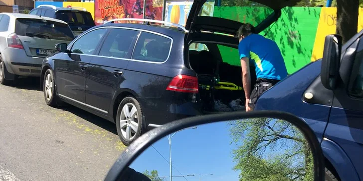 Projeďte se: zapůjčení skútru Peugeot Tweet 125 či elektrického skútru Vässla