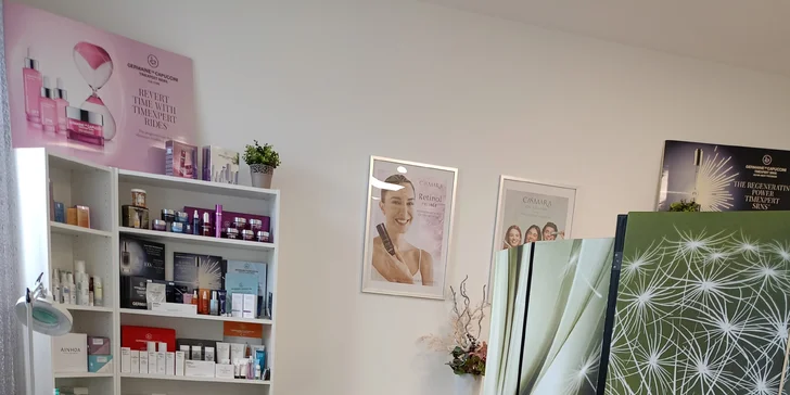 Peeling trvá 60 minut a dokáže vyhladit jemné vrásky, zmírnit jizvičky po akné a celkově pokožku omladit.
