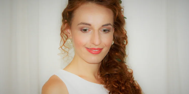 Líčení včetně účesu na promoce, plesy a další akce ve Studiu Visage Anděl