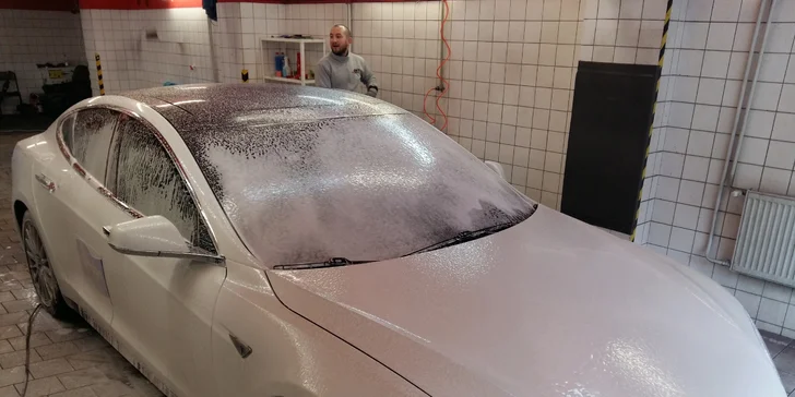 Kompletní čištění interiéru a exteriéru vašeho vozu s nanovoskem