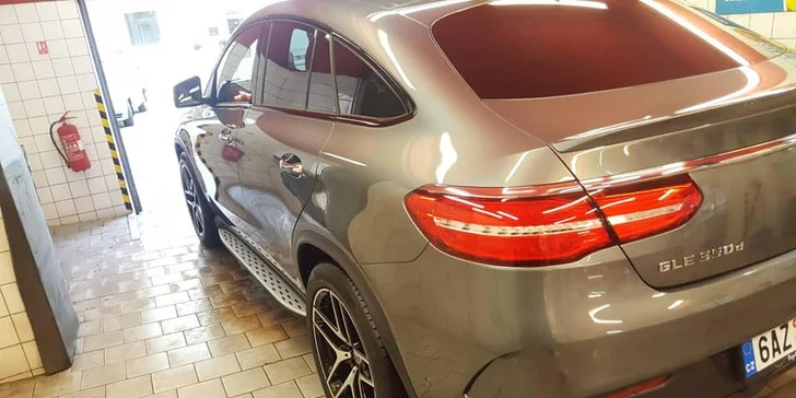 Rozzařte své auto: Rozleštění světlometů s keramickou ochranou