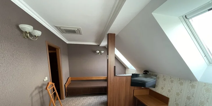 Vo voľnom čase si môžete pozrieť TV alebo surfovať po internete.