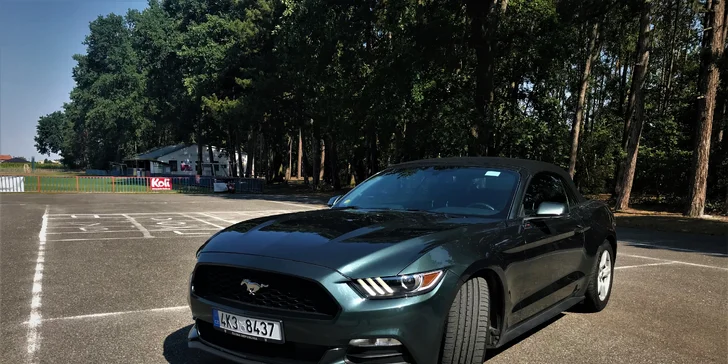 Za volantem legendy: půjčte si kabriolet Ford Mustang na den i víkend