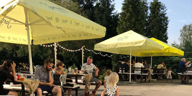 Steaková hostina pro 2 osoby: krkovička na švestkové omáčce i přípitek