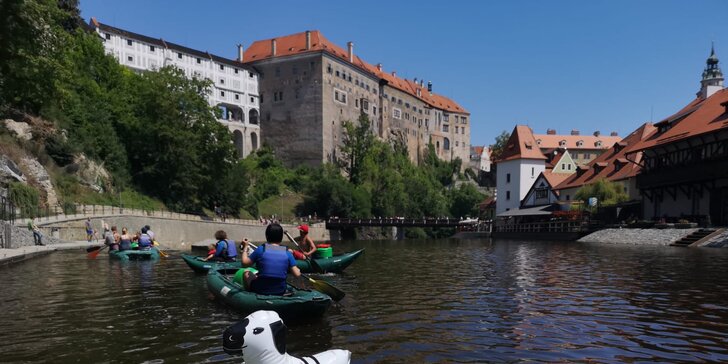 Denní nebo noční rafting v Českém Krumlově až pro 6 vodáků