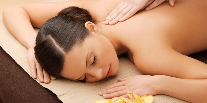 Uvolňující masážní rituály včetně očišťujícího rituálu chodidel