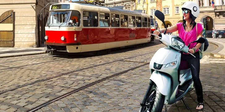 Projeďte se: zapůjčení skútru Peugeot Tweet 125 či elektrického skútru Vässla
