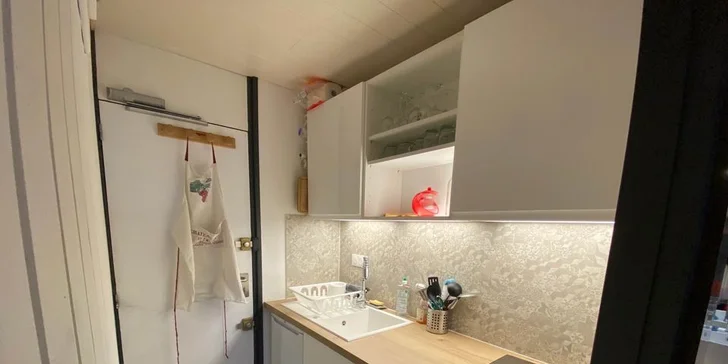 Každý apartmán má vybavenou kuchyňku.