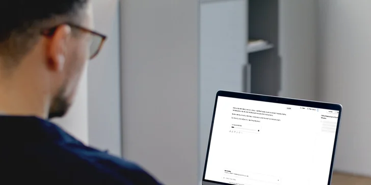 Na výběr je kurz pro začátečníky, pokročilé (Masterclass) i kurz zaměřený čistě na AI pro práci a byznys.
