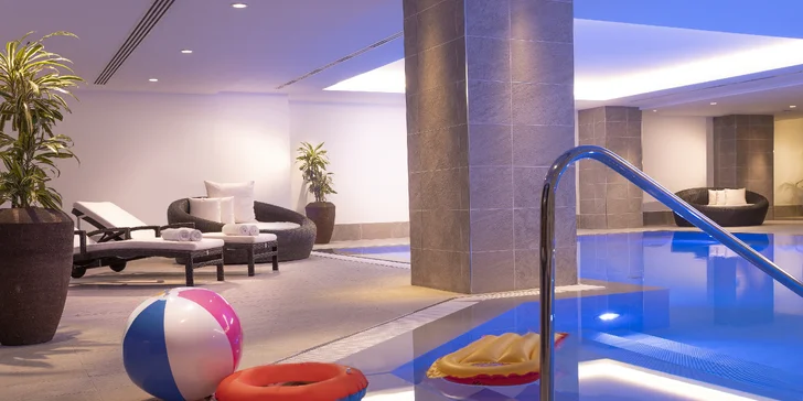 Ve wellness je finská sauna, pára, dámská aroma sauna, bazén a prostorná venkovní terasu.
