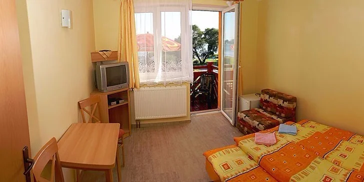 Ubytováni budete ve dvou až čtyřlůžkových pokojích.