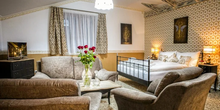 Interiér hotela je zariadený v provensálskom štýle, rovnako ako izba DELUXE