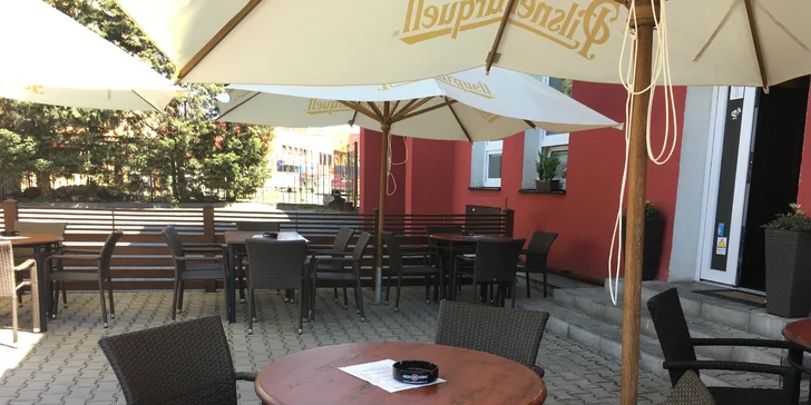 Láká vás to ven? Usaďte se na zahrádku.