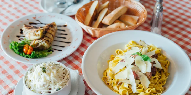 Pasta menu pro 2 osoby: biftek, losos, šopský salát i Panna cotta