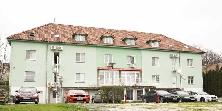 Luxusní odpočinkový pobyt ve Vyškově s dobrým jídlem a masážním křeslem