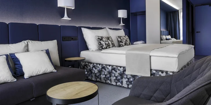 Pobyt v designovém hotelu v centru Prahy: snídaně a lahev vína