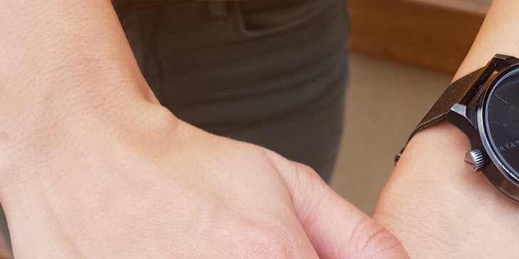 Krásné nehty až na tři týdny: modeláž gellakem včetně suché manikúry