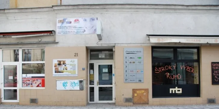 Krásné a odolné nehty: gelové lakování nebo modeláž nehtů gelem