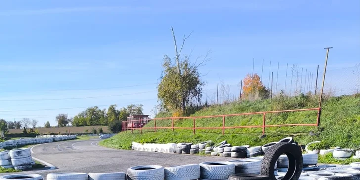 Srdcem tohoto dravce je dvoutaktní motor o objemu 125 cm³ s nekompromisním výkonem 34 koní (25 kW).