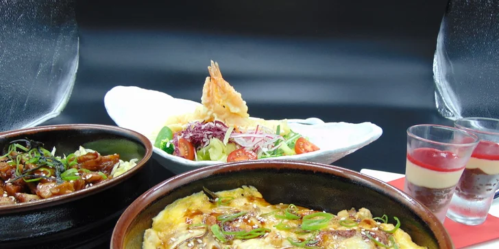 Japonské menu o třech chodech: salát s krevetami, úhoř, kuře teriyaki i dezert