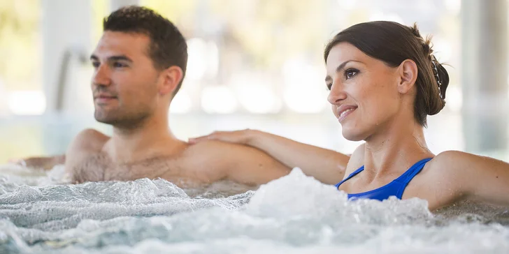 Užijte si až 3,5 hodiny romantiky: wellness při svíčkách pro 2 i s masáží a zábaly