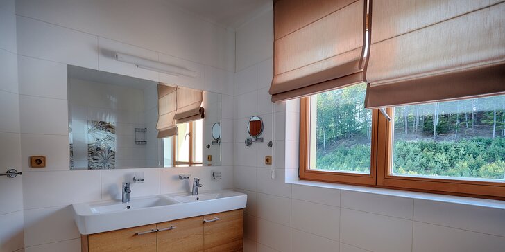 4* relax v Beskydech: polopenze, apartmán LUX, koupel i neomezený wellness