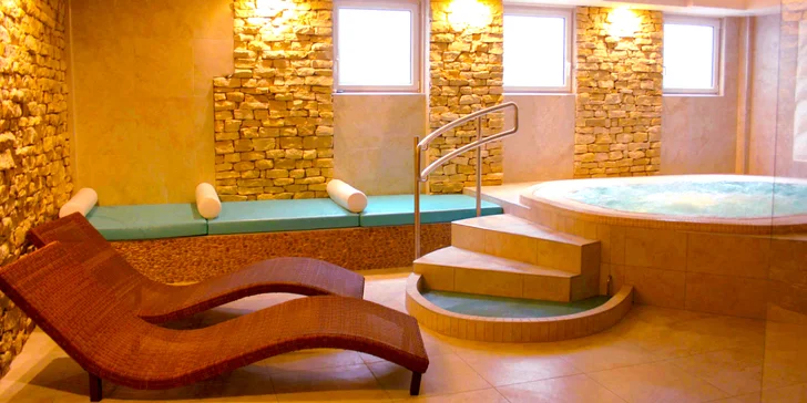 Pohodový wellness pobyt pro dva s polopenzí a celodenním vstupem do lázní