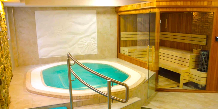 Pohodový wellness pobyt pro dva s polopenzí a celodenním vstupem do lázní