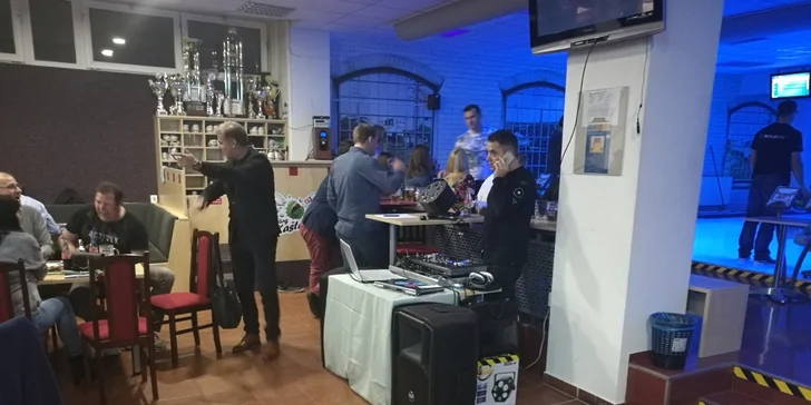 Vykutálená zábava: hodina bowlingu pro partu až 5 hráčů