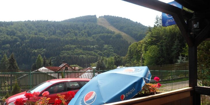 Nechte se okouzlit krásou Krušných hor: turistický pobyt pro 2 s polopenzí