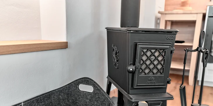 Hosté obou apartmánů mají k dispozici společnou místnost pro uložení kol, lyží a dalšího vybavení – ideální pro aktivní dovolenou po celý rok.