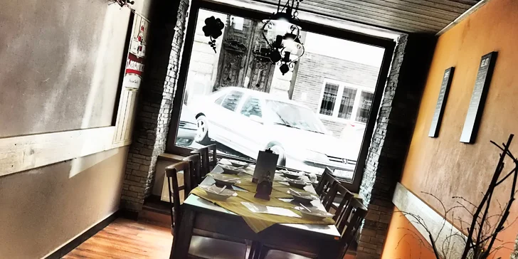 Vyberte si podle chuti: 2× pizza o průměru 32 cm z nabídky 13 druhů