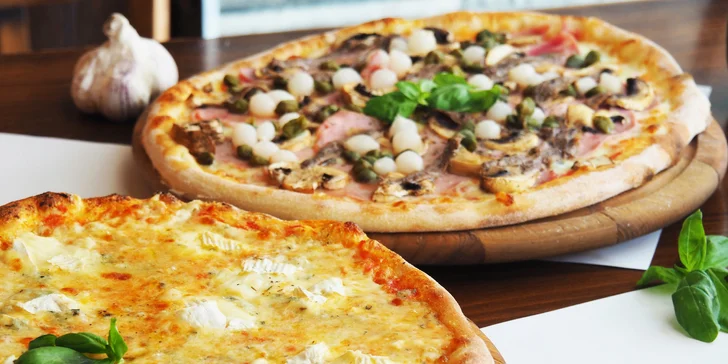 Vyberte si podle chuti: 2× pizza o průměru 32 cm z nabídky 13 druhů