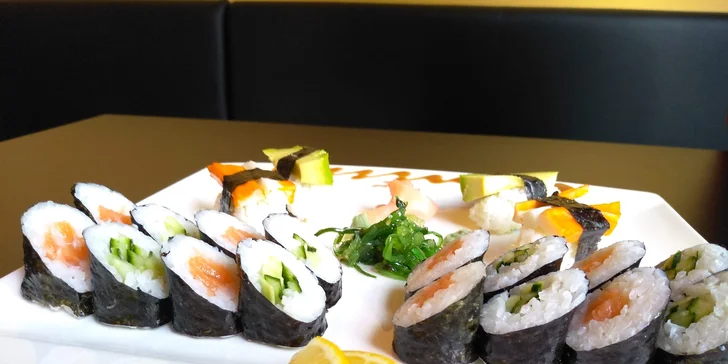 Sushi sety v OC Olympia: 20 nebo 50 kusů s tuňákem, avokádem i úhořem