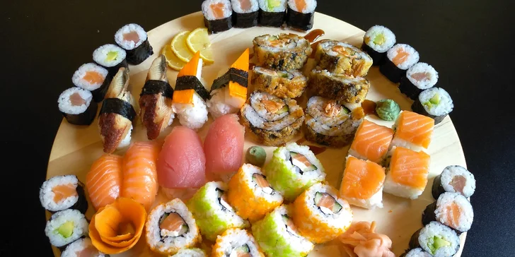 Sushi sety v OC Olympia: 20 nebo 50 kusů s tuňákem, avokádem i úhořem