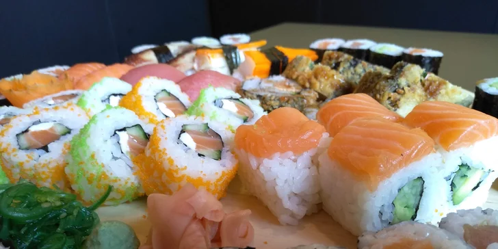 Sushi sety v OC Olympia: 20 nebo 50 kusů s tuňákem, avokádem i úhořem