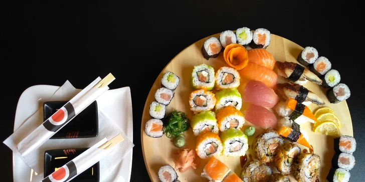 Sushi sety v OC Olympia: 20 nebo 50 kusů s tuňákem, avokádem i úhořem