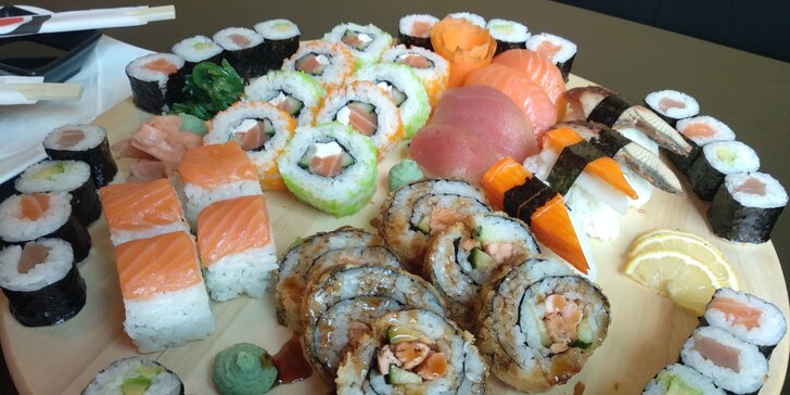 Sushi sety v OC Olympia: 20 nebo 50 kusů s tuňákem, avokádem i úhořem