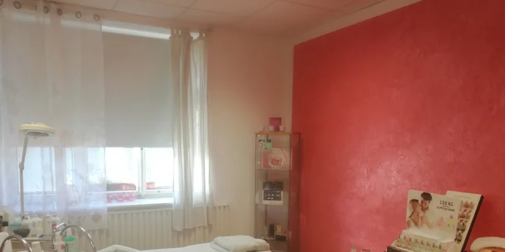 Prodloužení řas metodou řasa na řasu v salonu v Prostějově